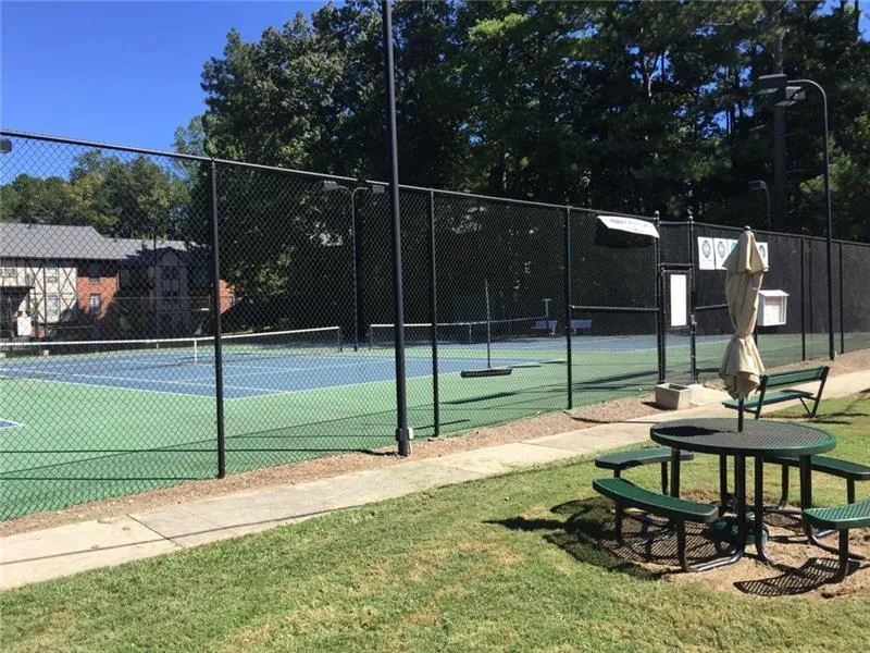 6851 Roswell Road Unit H13, Sandy Springs, Georgia 30328, 3 Bedrooms Bedrooms, ,2 BathroomsBathrooms,Residential,Sold,6851 Roswell Road Unit H13,6087764