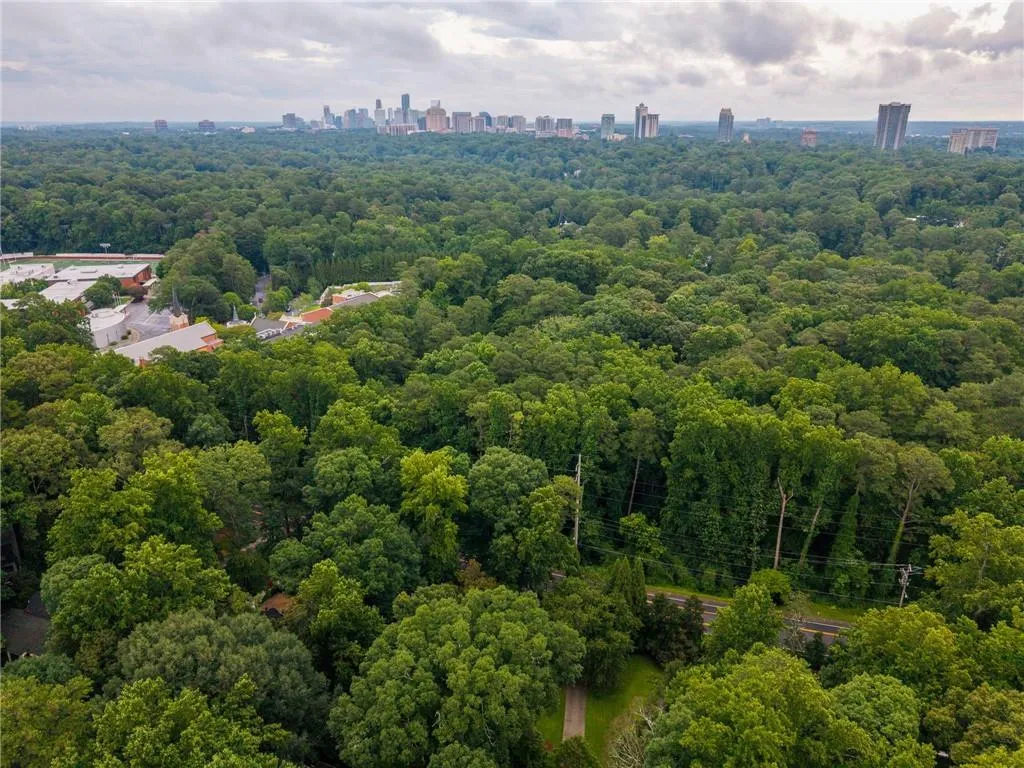 2760 Northside Drive Nw, Atlanta, Georgia 30305, 4 Bedrooms Bedrooms, 0 ,3 BathroomsBathrooms,Residential,For Sale,2760 Northside Drive Nw,7804771