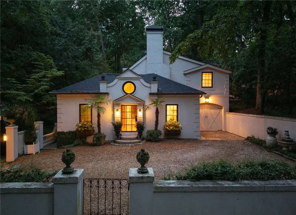 2760 Northside Drive Nw, Atlanta, Georgia 30305, 4 Bedrooms Bedrooms, 0 ,3 BathroomsBathrooms,Residential,For Sale,2760 Northside Drive Nw,7804771