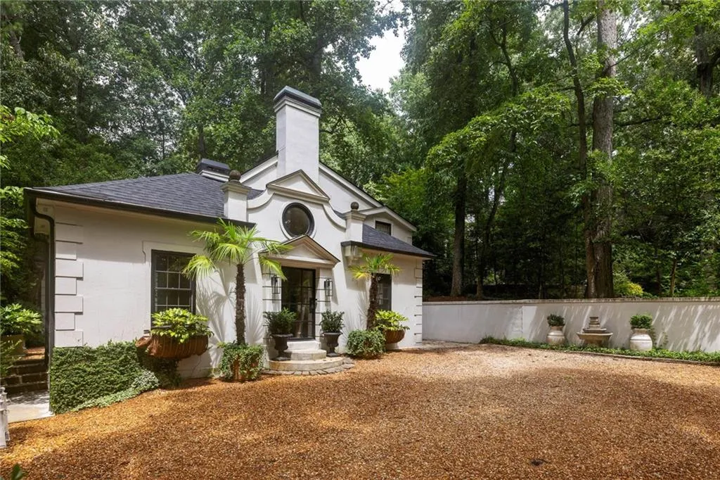 2760 Northside Drive Nw, Atlanta, Georgia 30305, 4 Bedrooms Bedrooms, 0 ,3 BathroomsBathrooms,Residential,For Sale,2760 Northside Drive Nw,7804771