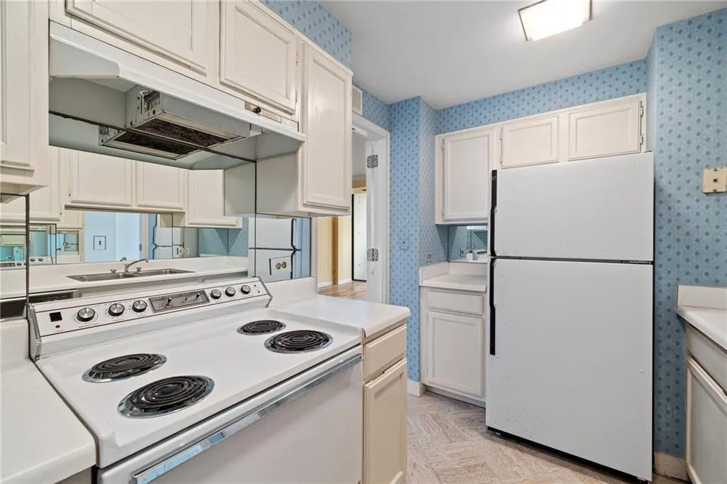 145 15th Street NE Unit 1424, Atlanta, Georgia 30309, 2 Bedrooms Bedrooms, ,2 BathroomsBathrooms,Residential,For Sale,145 15th Street NE Unit 1424,7303804