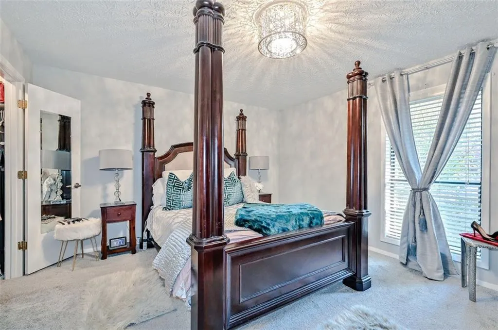 301 River Run Drive, Atlanta, Georgia 30305, 2 Bedrooms Bedrooms, ,1 BathroomBathrooms,Residential,Sold,301 River Run Drive,6972646