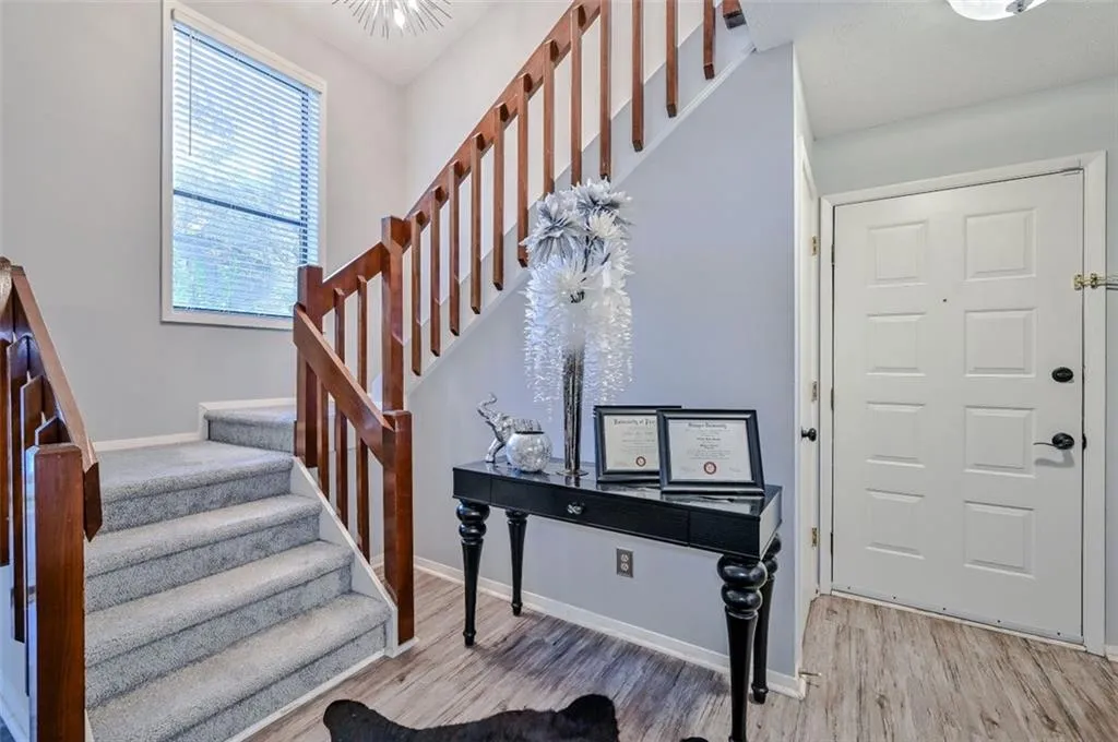 301 River Run Drive, Atlanta, Georgia 30305, 2 Bedrooms Bedrooms, ,1 BathroomBathrooms,Residential,Sold,301 River Run Drive,6972646