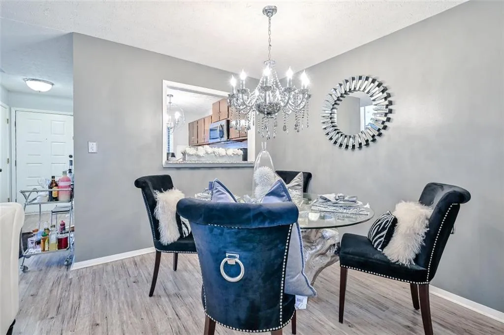 301 River Run Drive, Atlanta, Georgia 30305, 2 Bedrooms Bedrooms, ,1 BathroomBathrooms,Residential,Sold,301 River Run Drive,6972646