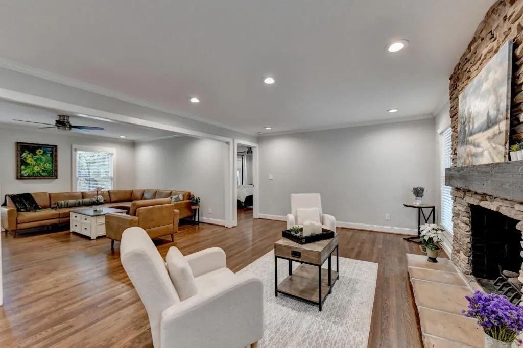 7185 Peachtree Dunwoody Road, Atlanta, Georgia 30328, 5 Bedrooms Bedrooms, ,3 BathroomsBathrooms,Residential,Sold,7185 Peachtree Dunwoody Road,7540192