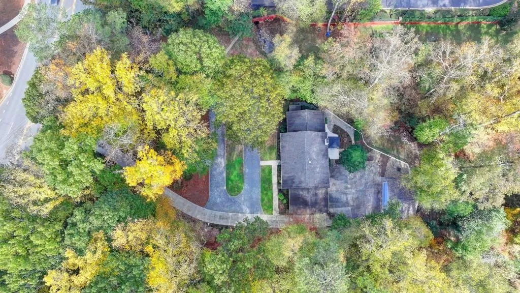 7185 Peachtree Dunwoody Road, Atlanta, Georgia 30328, 5 Bedrooms Bedrooms, ,3 BathroomsBathrooms,Residential,Sold,7185 Peachtree Dunwoody Road,7540192