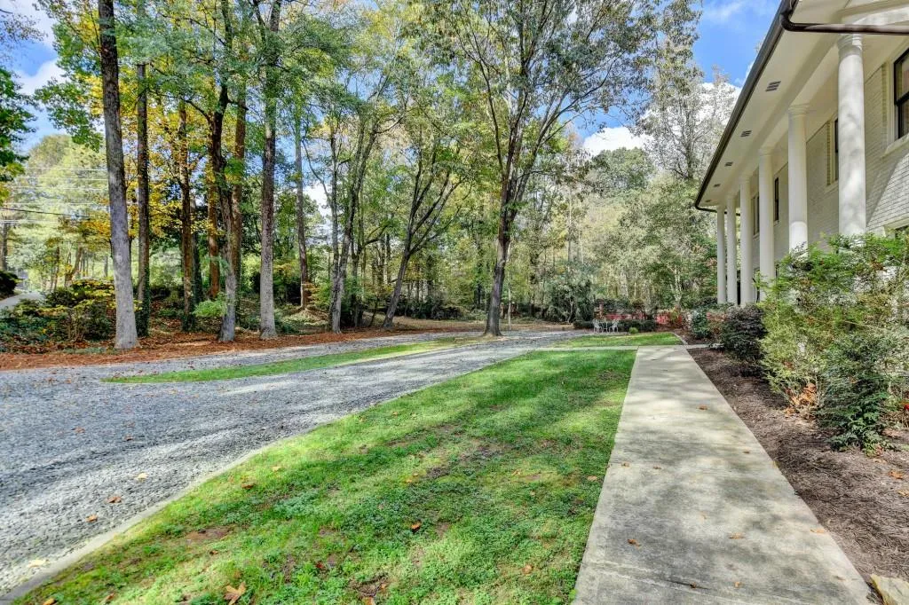7185 Peachtree Dunwoody Road, Atlanta, Georgia 30328, 5 Bedrooms Bedrooms, ,3 BathroomsBathrooms,Residential,Sold,7185 Peachtree Dunwoody Road,7540192