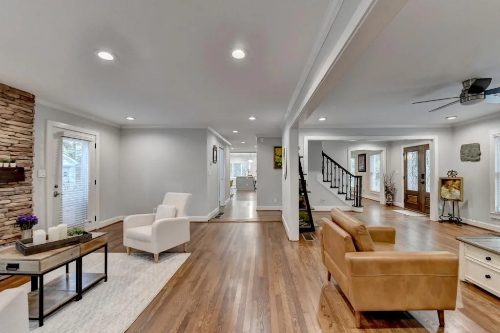 7185 Peachtree Dunwoody Road, Atlanta, Georgia 30328, 5 Bedrooms Bedrooms, ,3 BathroomsBathrooms,Residential,Sold,7185 Peachtree Dunwoody Road,7540192