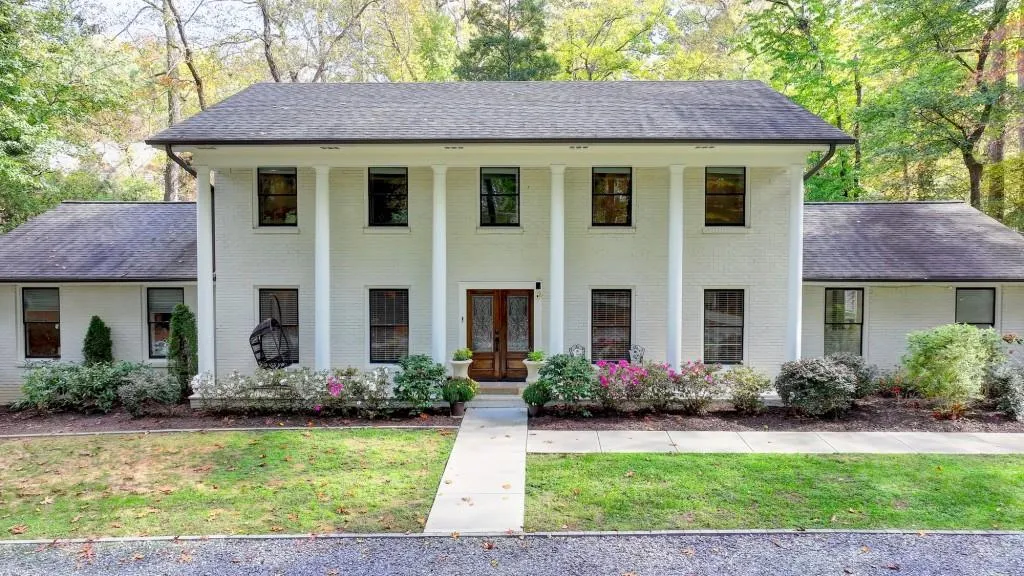 7185 Peachtree Dunwoody Road, Atlanta, Georgia 30328, 5 Bedrooms Bedrooms, ,3 BathroomsBathrooms,Residential,Sold,7185 Peachtree Dunwoody Road,7540192