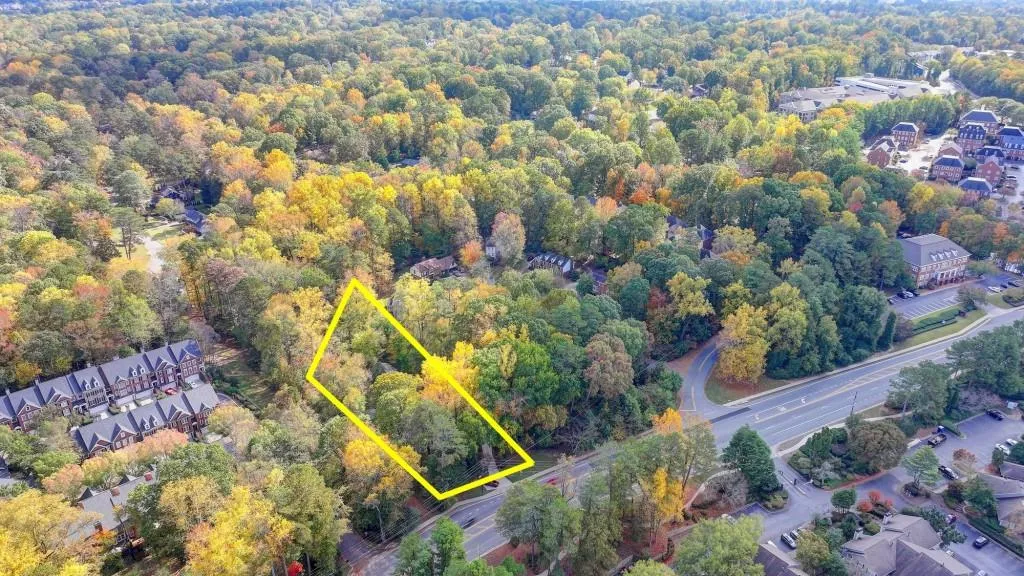 7185 Peachtree Dunwoody Road, Atlanta, Georgia 30328, 5 Bedrooms Bedrooms, ,3 BathroomsBathrooms,Residential,Sold,7185 Peachtree Dunwoody Road,7540192