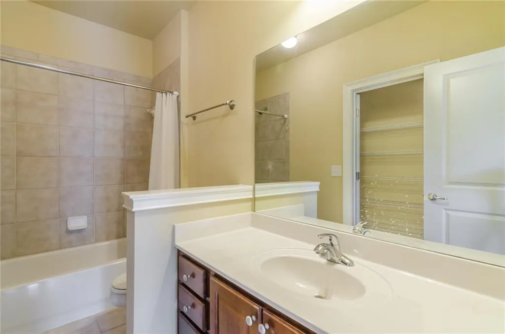 6452 Chariot Street, Sandy Springs, Georgia 30328, 2 Bedrooms Bedrooms, ,2 BathroomsBathrooms,Residential,Sold,6452 Chariot Street,5699528