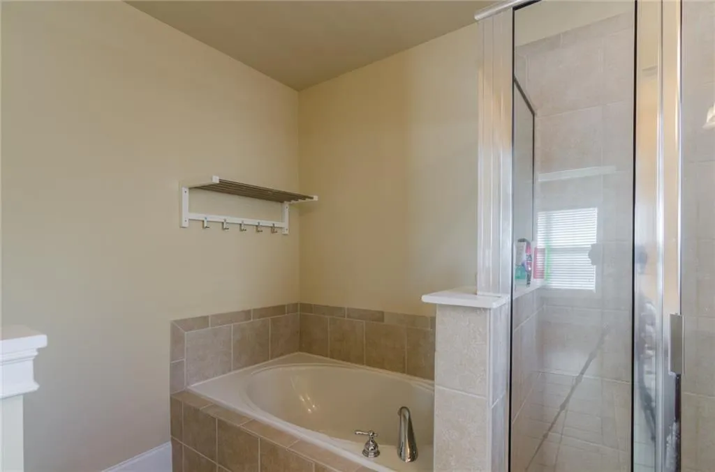 6452 Chariot Street, Sandy Springs, Georgia 30328, 2 Bedrooms Bedrooms, ,2 BathroomsBathrooms,Residential,Sold,6452 Chariot Street,5699528