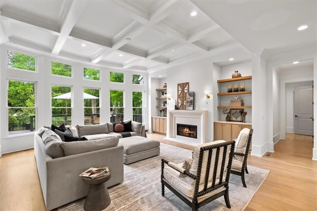 4970 Lake Forrest Drive, Atlanta, Georgia 30342, 6 Bedrooms Bedrooms, ,5 BathroomsBathrooms,Residential,For Sale,4970 Lake Forrest Drive,7754247