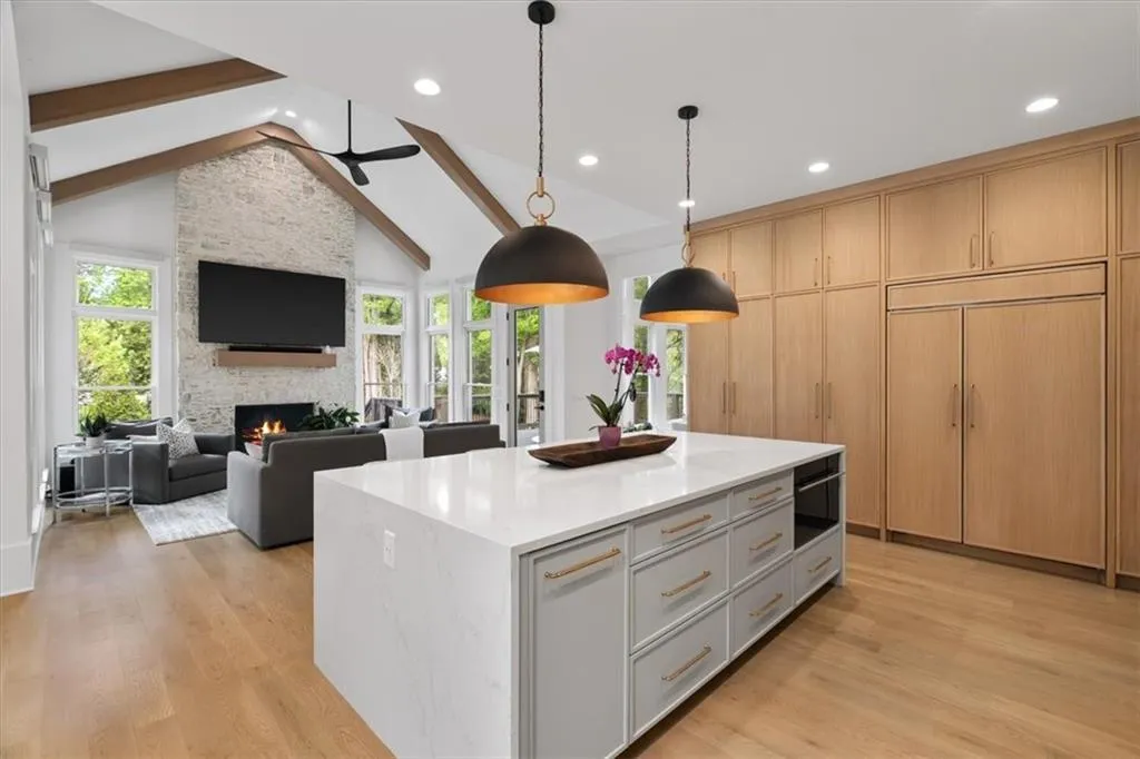 4970 Lake Forrest Drive, Atlanta, Georgia 30342, 6 Bedrooms Bedrooms, ,5 BathroomsBathrooms,Residential,For Sale,4970 Lake Forrest Drive,7754247