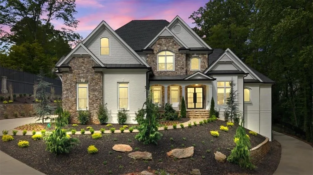 4970 Lake Forrest Drive, Atlanta, Georgia 30342, 6 Bedrooms Bedrooms, ,5 BathroomsBathrooms,Residential,For Sale,4970 Lake Forrest Drive,7754247