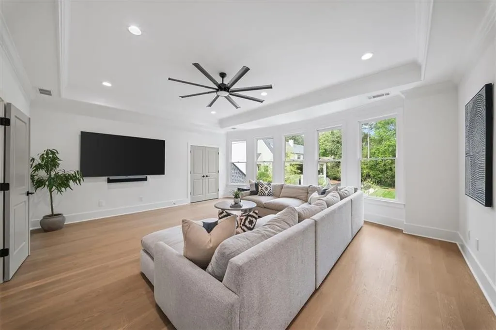 4970 Lake Forrest Drive, Atlanta, Georgia 30342, 6 Bedrooms Bedrooms, ,5 BathroomsBathrooms,Residential,For Sale,4970 Lake Forrest Drive,7754247