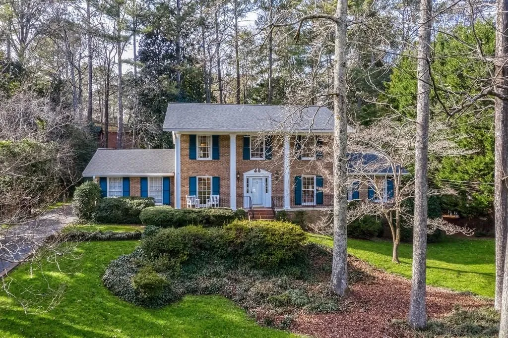 6200 River Shore Parkway Nw, Sandy Springs, Georgia 30328, 4 Bedrooms Bedrooms, ,4 BathroomsBathrooms,Residential,Sold,6200 River Shore Parkway Nw,6831089