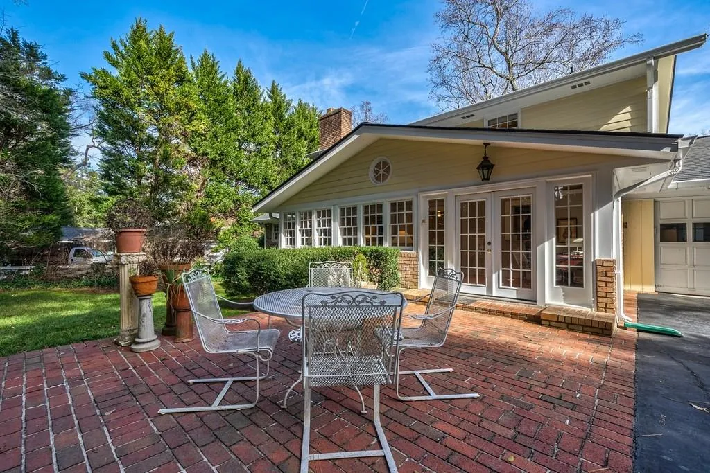 6200 River Shore Parkway Nw, Sandy Springs, Georgia 30328, 4 Bedrooms Bedrooms, ,4 BathroomsBathrooms,Residential,Sold,6200 River Shore Parkway Nw,6831089 6200 River Shore Parkway Nw, Sandy Springs, Georgia 30328, 4 Bedrooms Bedrooms, ,4 BathroomsBathrooms,Residential,Sold,6200 River Shore Parkway Nw,6831089