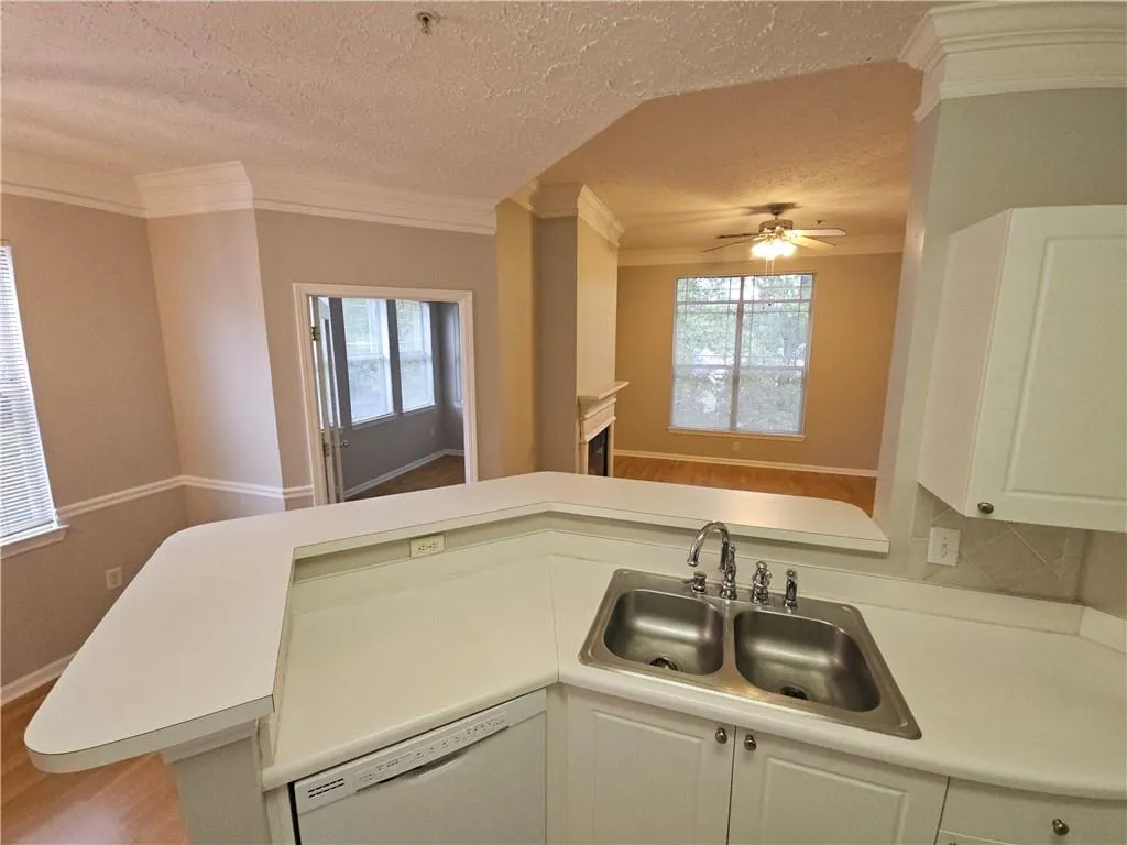 5559 Glenridge Drive Unit 2402, Atlanta, Georgia 30342, 2 Bedrooms Bedrooms, ,1 BathroomBathrooms,Residential,For Sale,5559 Glenridge Drive Unit 2402,7672877 5559 Glenridge Drive Unit 2402, Atlanta, Georgia 30342, 2 Bedrooms Bedrooms, ,1 BathroomBathrooms,Residential,For Sale,5559 Glenridge Drive Unit 2402,7672877