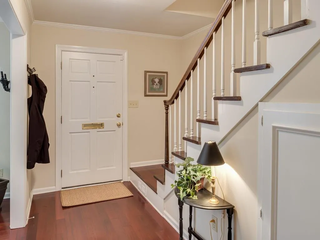 70 Old Ivy Road Ne Unit 8, Atlanta, Georgia 30342, 2 Bedrooms Bedrooms, ,2 BathroomsBathrooms,Residential,Sold,70 Old Ivy Road Ne Unit 8,6017657