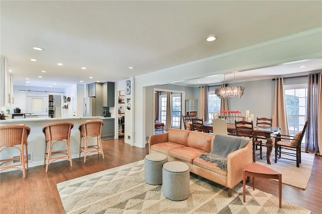 430 Grenock Circle, Atlanta, Georgia 30328, 3 Bedrooms Bedrooms, ,2 BathroomsBathrooms,Residential,Sold,430 Grenock Circle,6645284