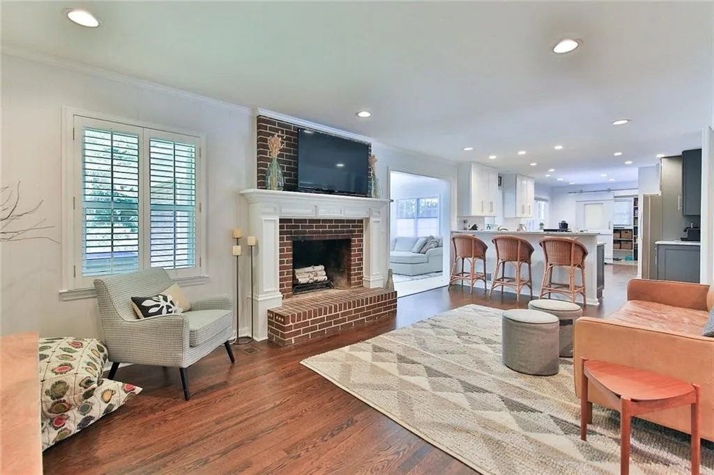 430 Grenock Circle, Atlanta, Georgia 30328, 3 Bedrooms Bedrooms, ,2 BathroomsBathrooms,Residential,Sold,430 Grenock Circle,6645284