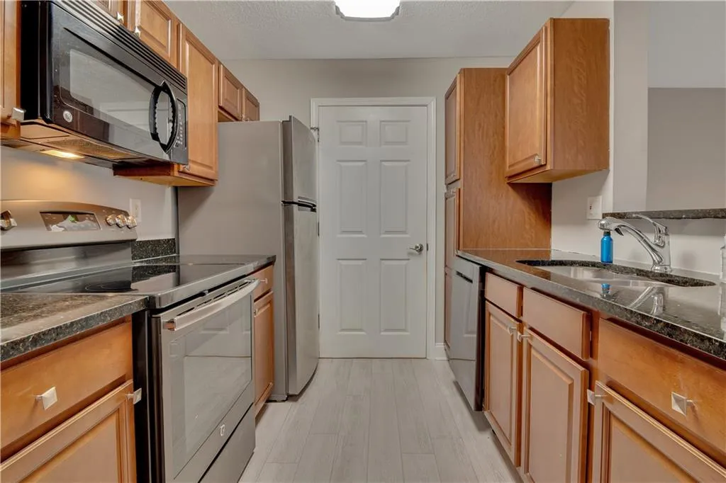 3110 Santa Fe Parkway, Sandy Springs, Georgia 30350, 2 Bedrooms Bedrooms, ,2 BathroomsBathrooms,Residential,Sold,3110 Santa Fe Parkway,6714881