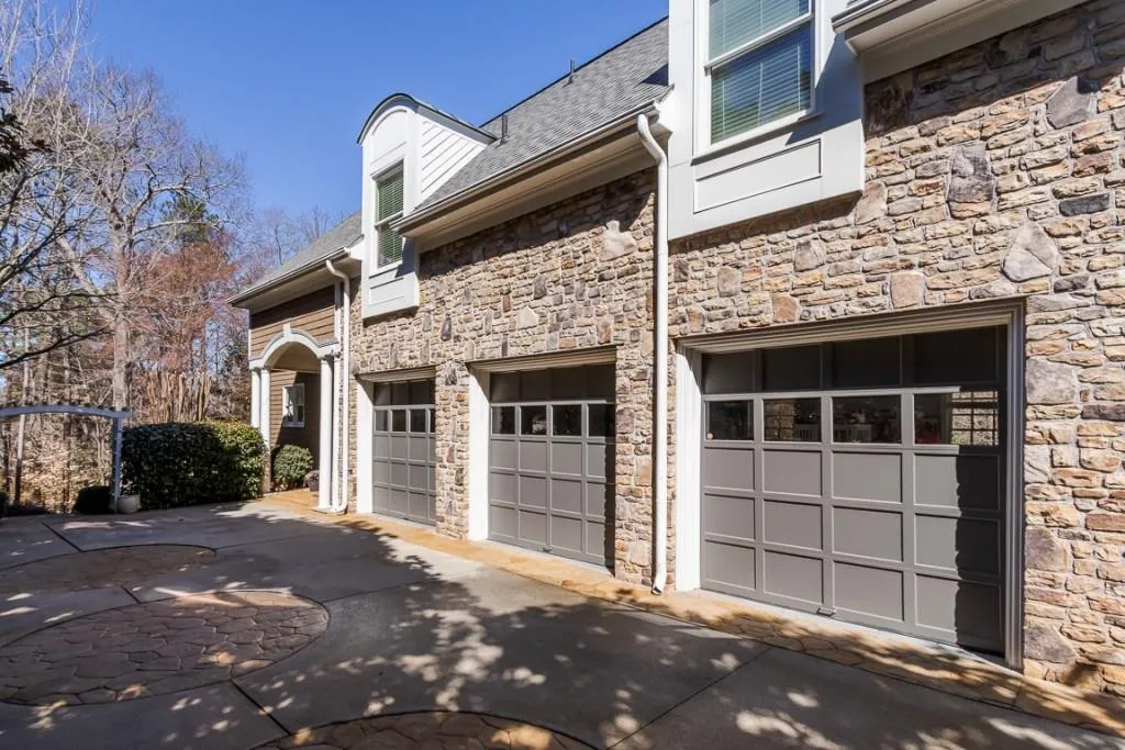 465 Montwicke Chase, Atlanta, Georgia 30327, 5 Bedrooms Bedrooms, ,5 BathroomsBathrooms,Residential,Sold,465 Montwicke Chase,6846131