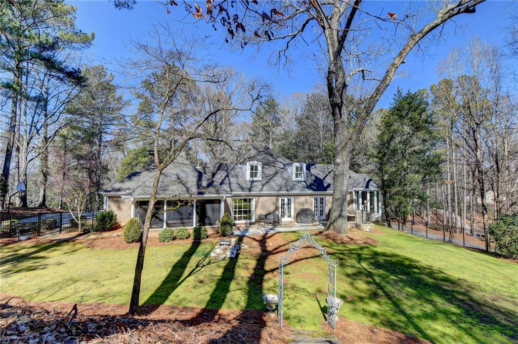 235 Skyridge Drive, Sandy Springs, Georgia 30350, 5 Bedrooms Bedrooms, ,4 BathroomsBathrooms,Residential,Sold,235 Skyridge Drive,7341008