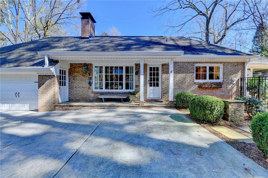 235 Skyridge Drive, Sandy Springs, Georgia 30350, 5 Bedrooms Bedrooms, ,4 BathroomsBathrooms,Residential,Sold,235 Skyridge Drive,7341008