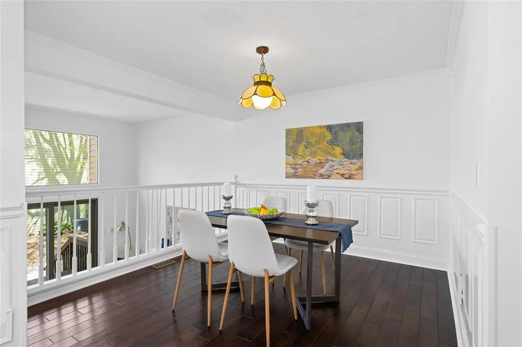 1127 Riverbend Club Drive Se, Atlanta, Georgia 30339, 3 Bedrooms Bedrooms, ,2 BathroomsBathrooms,Residential,For Sale,1127 Riverbend Club Drive Se,7637147