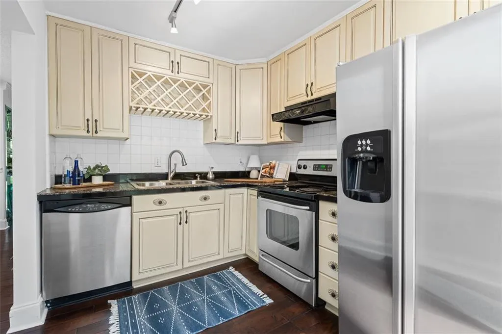 1127 Riverbend Club Drive Se, Atlanta, Georgia 30339, 3 Bedrooms Bedrooms, ,2 BathroomsBathrooms,Residential,For Sale,1127 Riverbend Club Drive Se,7637147