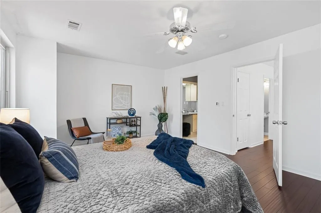 1127 Riverbend Club Drive Se, Atlanta, Georgia 30339, 3 Bedrooms Bedrooms, ,2 BathroomsBathrooms,Residential,For Sale,1127 Riverbend Club Drive Se,7637147