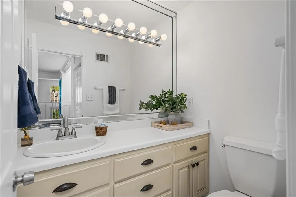 1127 Riverbend Club Drive Se, Atlanta, Georgia 30339, 3 Bedrooms Bedrooms, ,2 BathroomsBathrooms,Residential,For Sale,1127 Riverbend Club Drive Se,7637147