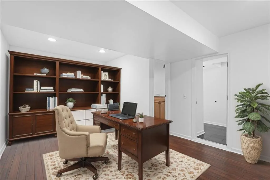 1127 Riverbend Club Drive Se, Atlanta, Georgia 30339, 3 Bedrooms Bedrooms, ,2 BathroomsBathrooms,Residential,For Sale,1127 Riverbend Club Drive Se,7637147