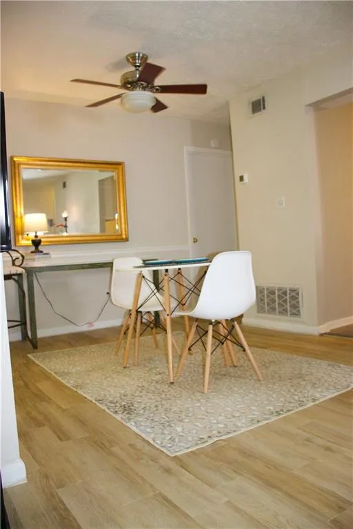 5155 Roswell Road Unit 5/55, Atlanta, Georgia 30342, 1 Bedroom Bedrooms, ,1 BathroomBathrooms,Residential,Sold,5155 Roswell Road Unit 5/55,6725444