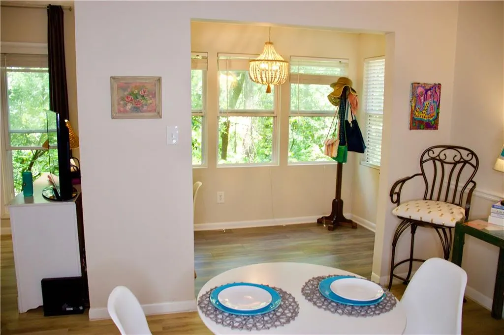 5155 Roswell Road Unit 5/55, Atlanta, Georgia 30342, 1 Bedroom Bedrooms, ,1 BathroomBathrooms,Residential,Sold,5155 Roswell Road Unit 5/55,6725444