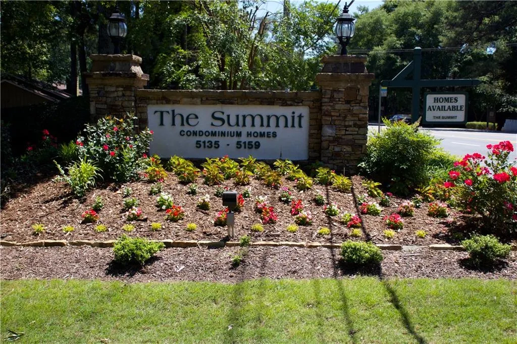 5155 Roswell Road Unit 5/55, Atlanta, Georgia 30342, 1 Bedroom Bedrooms, ,1 BathroomBathrooms,Residential,Sold,5155 Roswell Road Unit 5/55,6725444