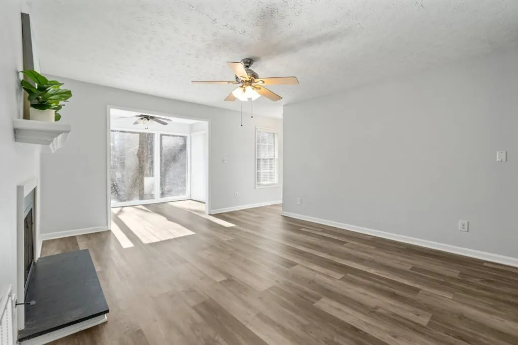 1207 Vicksburg Place, Sandy Springs, Georgia 30350, 2 Bedrooms Bedrooms, ,2 BathroomsBathrooms,Residential,For Sale,1207 Vicksburg Place,7704744