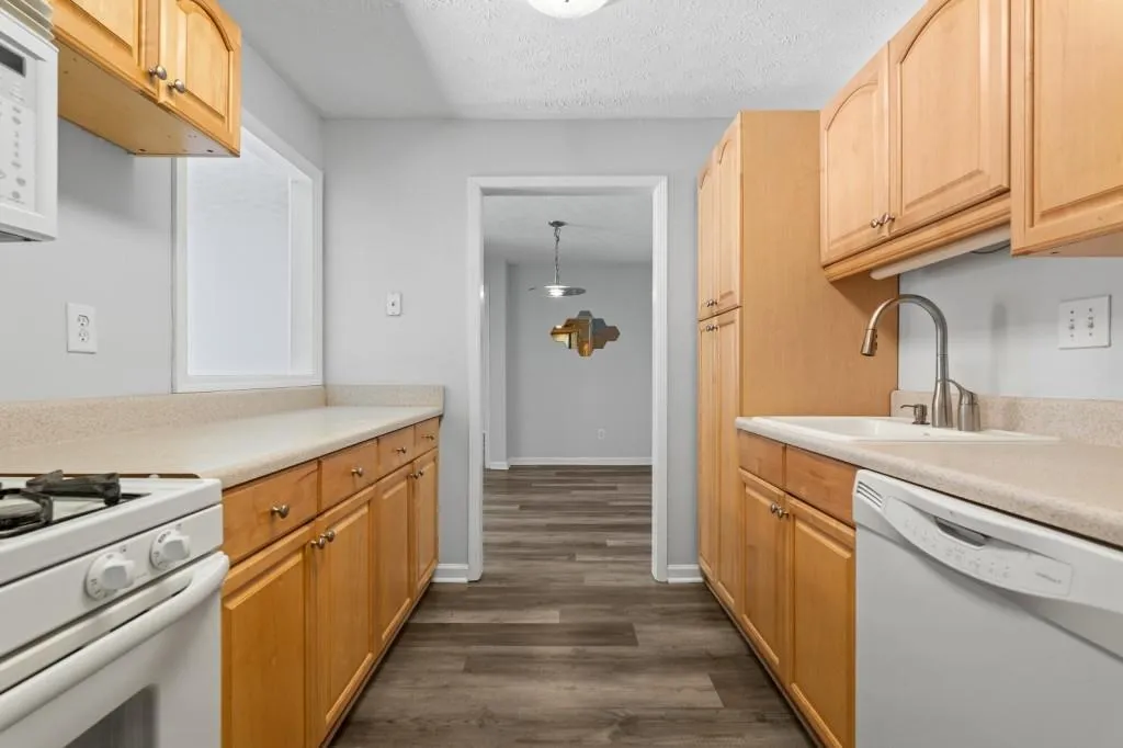 1207 Vicksburg Place, Sandy Springs, Georgia 30350, 2 Bedrooms Bedrooms, ,2 BathroomsBathrooms,Residential,For Sale,1207 Vicksburg Place,7704744