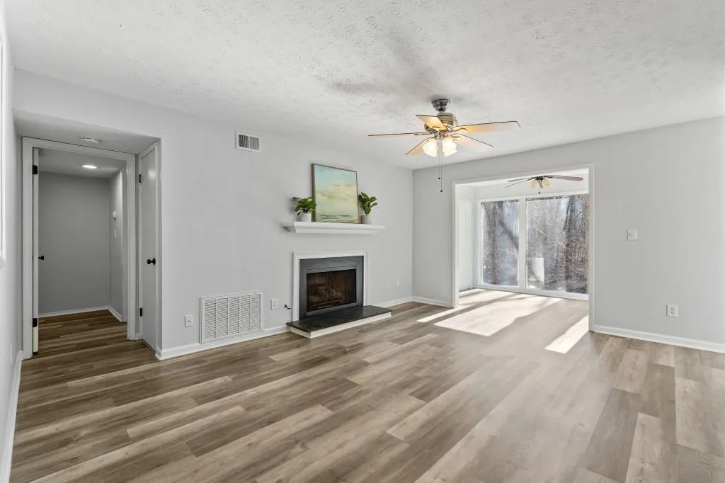 1207 Vicksburg Place, Sandy Springs, Georgia 30350, 2 Bedrooms Bedrooms, ,2 BathroomsBathrooms,Residential,For Sale,1207 Vicksburg Place,7704744