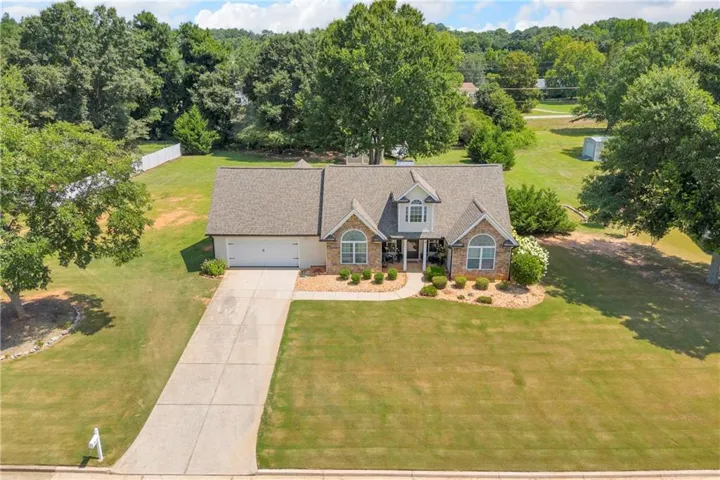 521 Annslee Lane, Loganville, Georgia 30052