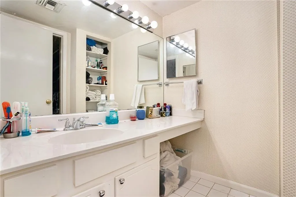 133 Maison Place Nw, Atlanta, Georgia 30327, 2 Bedrooms Bedrooms, ,1 BathroomBathrooms,Residential,For Sale,133 Maison Place Nw,7568417
