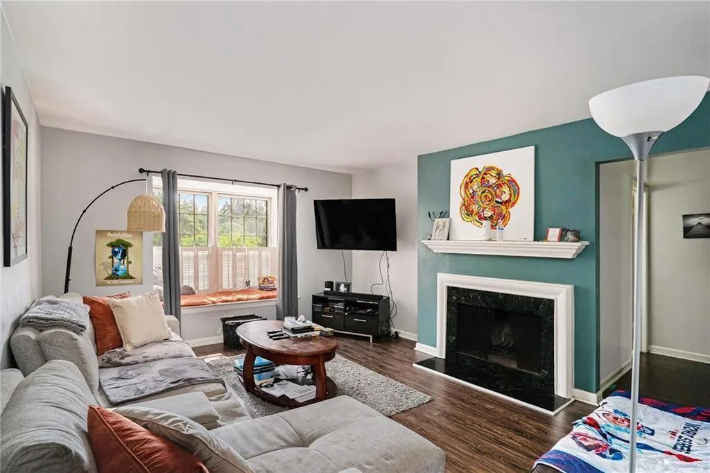 133 Maison Place Nw, Atlanta, Georgia 30327, 2 Bedrooms Bedrooms, ,1 BathroomBathrooms,Residential,For Sale,133 Maison Place Nw,7568417