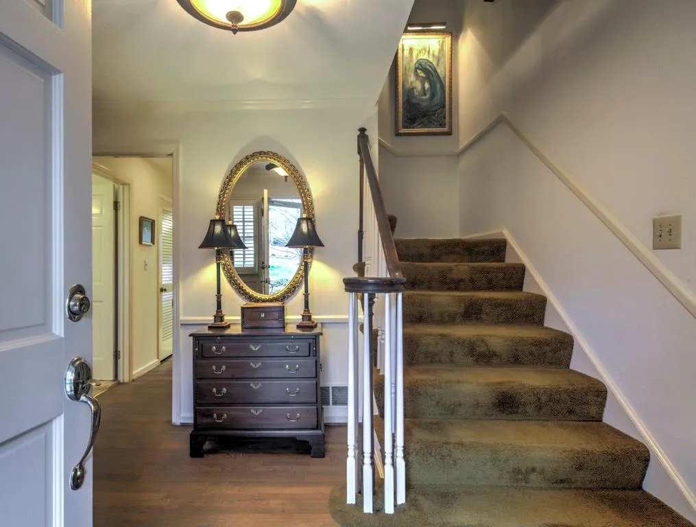 4269 Paces Ferry Road Se, Atlanta, Georgia 30339, 4 Bedrooms Bedrooms, ,3 BathroomsBathrooms,Residential,Sold,4269 Paces Ferry Road Se,5798145