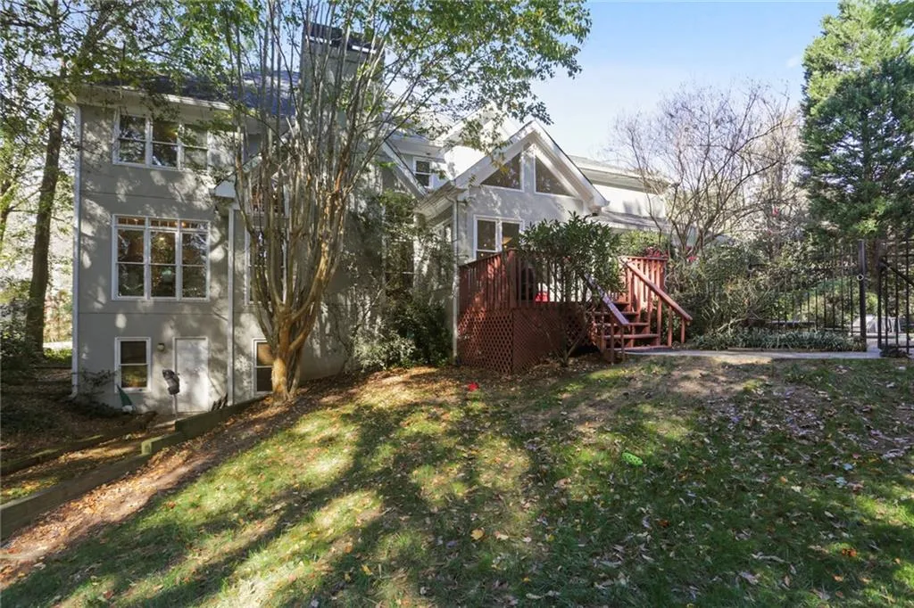 215 Morgan Farm Drive, Sandy Springs, Georgia 30342, 4 Bedrooms Bedrooms, ,4 BathroomsBathrooms,Residential,Sold,215 Morgan Farm Drive,6814757