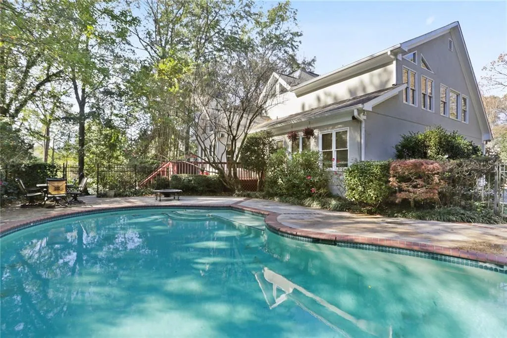 215 Morgan Farm Drive, Sandy Springs, Georgia 30342, 4 Bedrooms Bedrooms, ,4 BathroomsBathrooms,Residential,Sold,215 Morgan Farm Drive,6814757