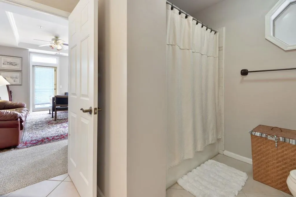 3334 Peachtree Road Ne Unit 109, Atlanta, Georgia 30326, 3 Bedrooms Bedrooms, ,2 BathroomsBathrooms,Residential,For Sale,3334 Peachtree Road Ne Unit 109,7615242