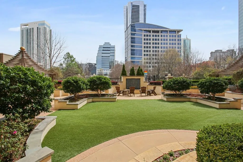 3334 Peachtree Road Ne Unit 109, Atlanta, Georgia 30326, 3 Bedrooms Bedrooms, ,2 BathroomsBathrooms,Residential,For Sale,3334 Peachtree Road Ne Unit 109,7615242