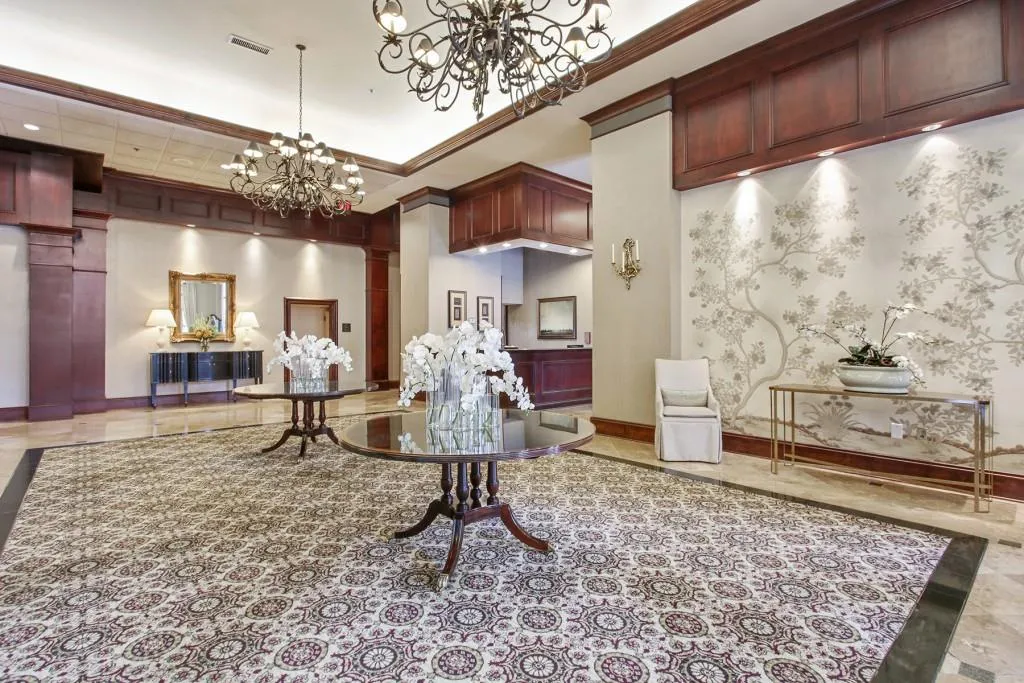 3334 Peachtree Road Ne Unit 109, Atlanta, Georgia 30326, 3 Bedrooms Bedrooms, ,2 BathroomsBathrooms,Residential,For Sale,3334 Peachtree Road Ne Unit 109,7615242
